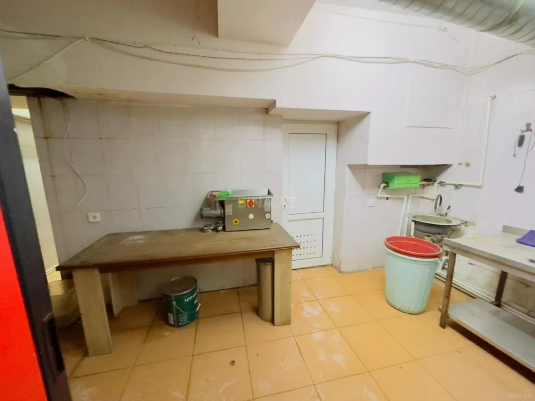 Kirayə verilir obyekt 370 m²