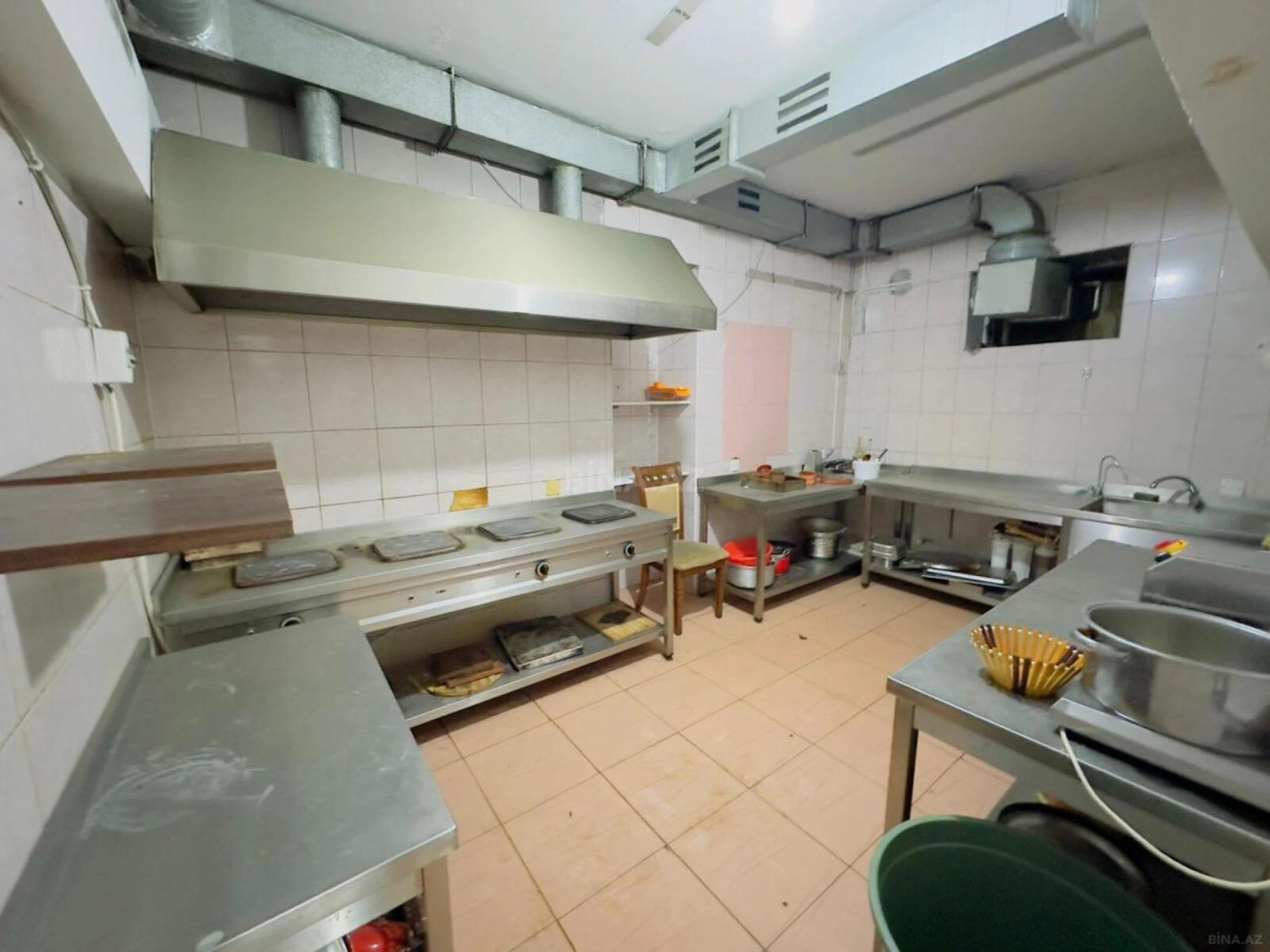 Kirayə verilir obyekt 370 m²