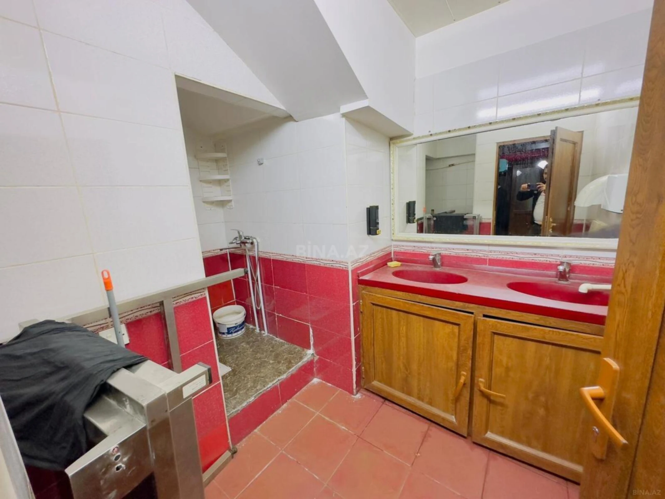 Kirayə verilir obyekt 370 m²