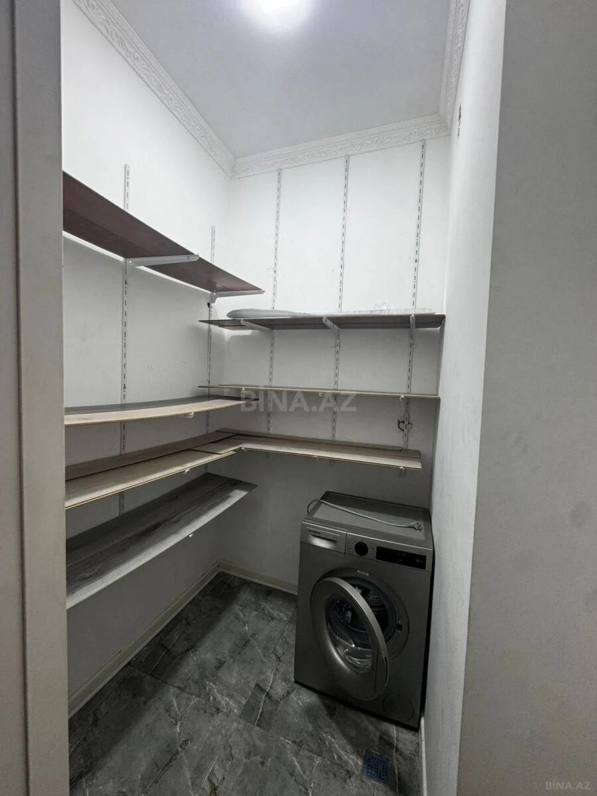 Kirayə verilir 2 otaqlı mənzil 75 m²