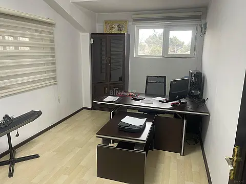 Kirayə verilir 5 otaqlı ofis 200 m²