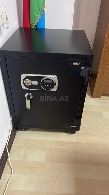 Kirayə verilir 5 otaqlı ofis 200 m²