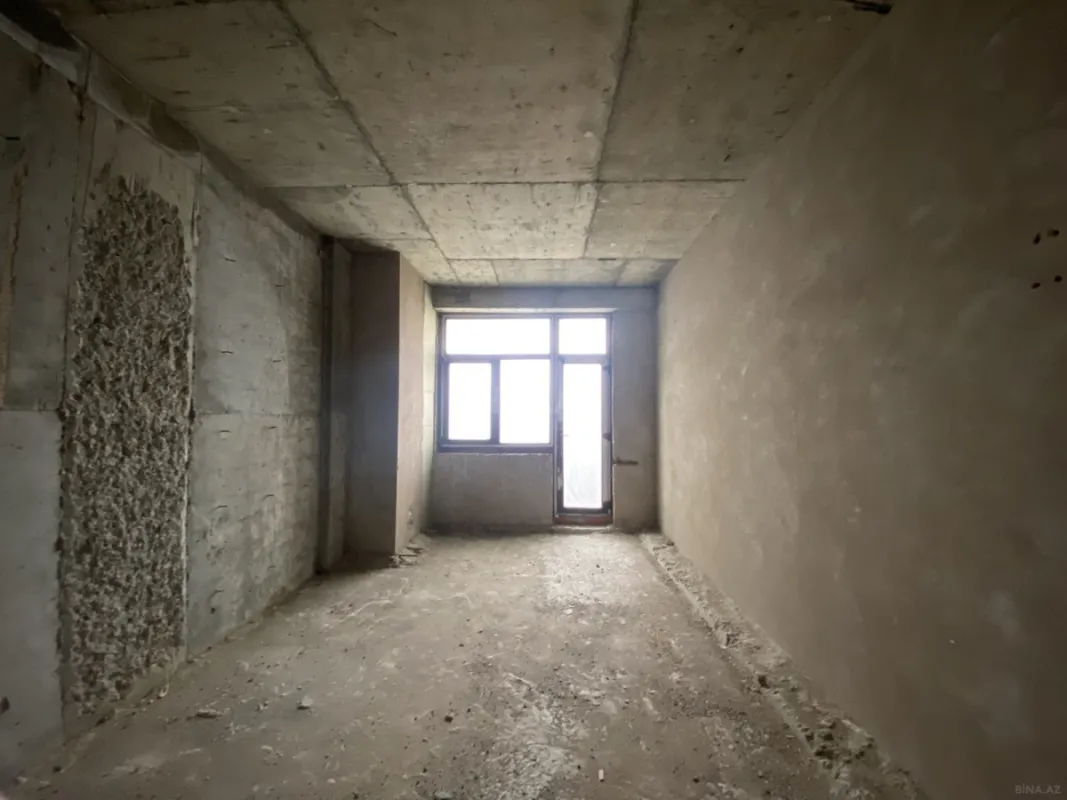 Satılır 3 otaqlı mənzil 121.5 m²