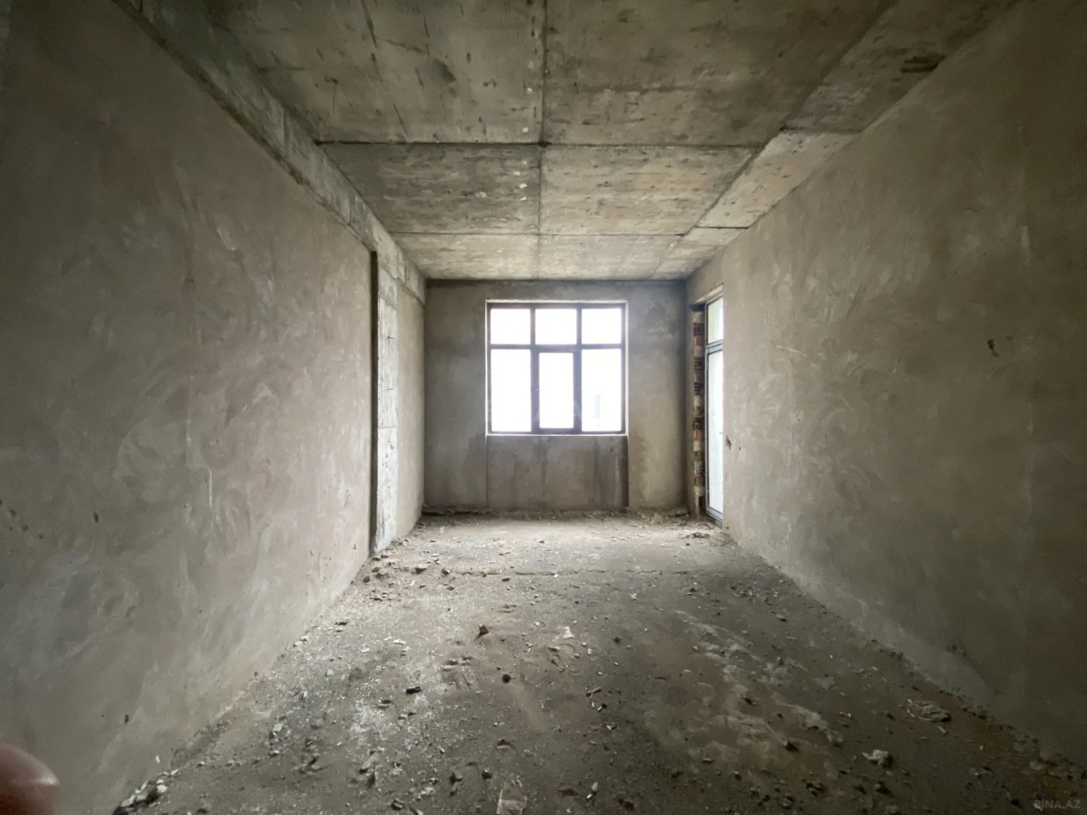 Satılır 3 otaqlı mənzil 121.5 m²