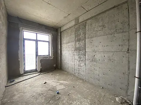 Satılır 3 otaqlı mənzil 121.5 m²