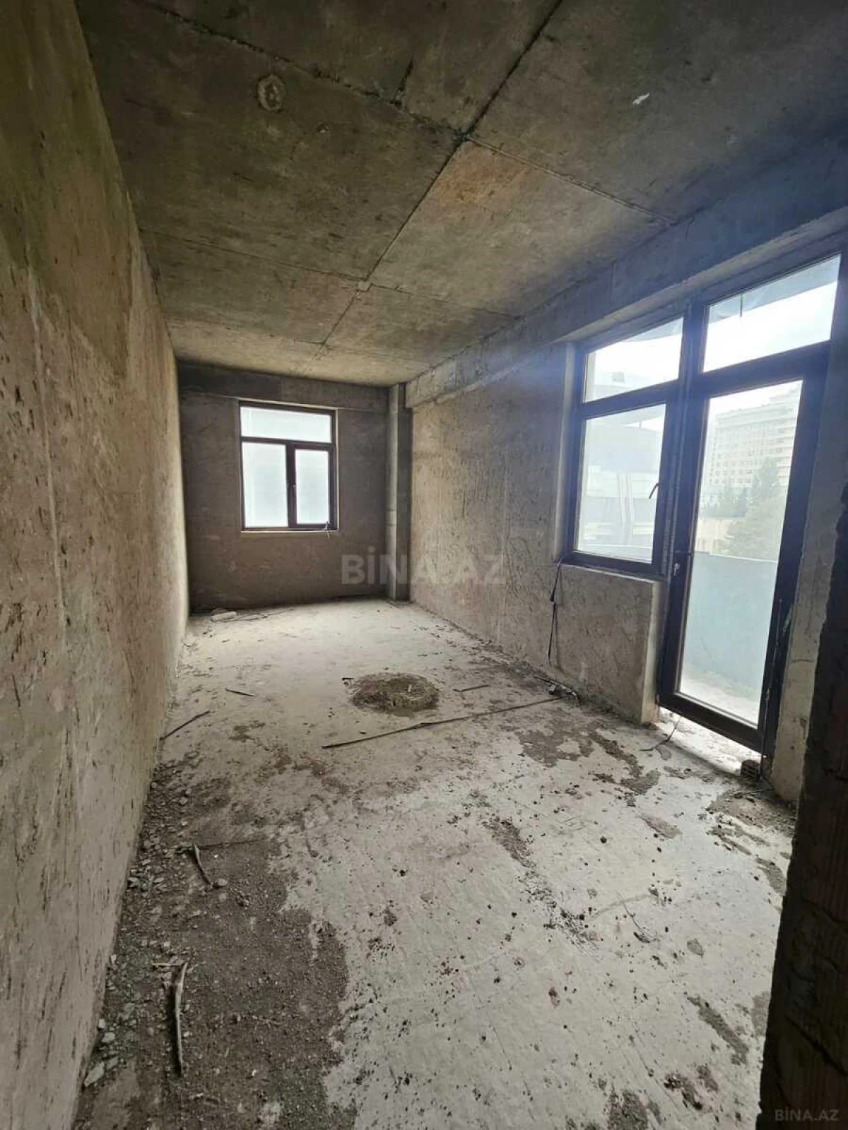 Satılır 3 otaqlı mənzil 137 m²