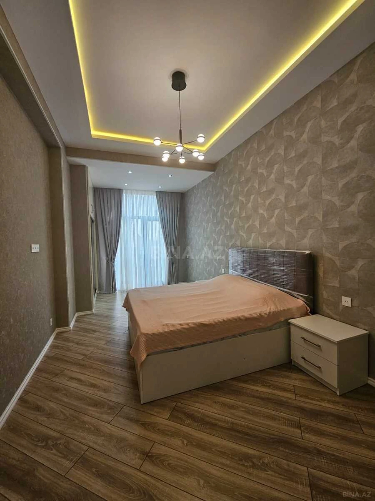 Kirayə verilir 3 otaqlı mənzil 142 m²