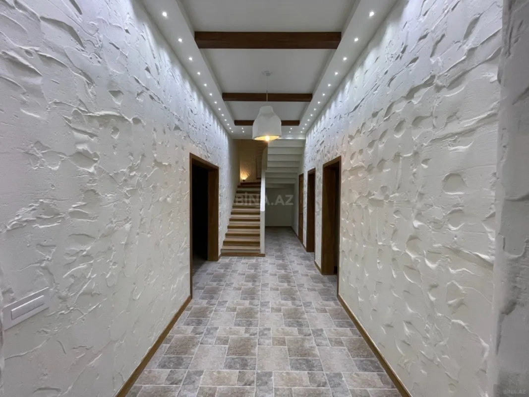 Satılır 7 otaqlı həyət evi 370 m²