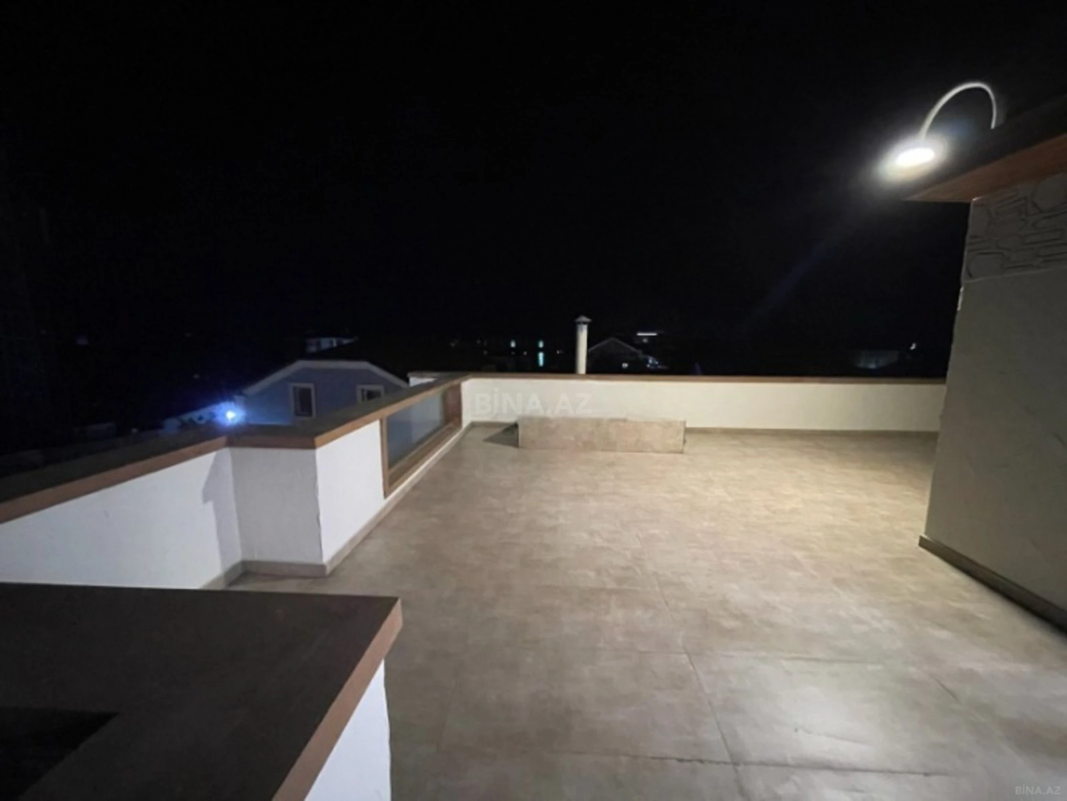 Satılır 7 otaqlı həyət evi 370 m²