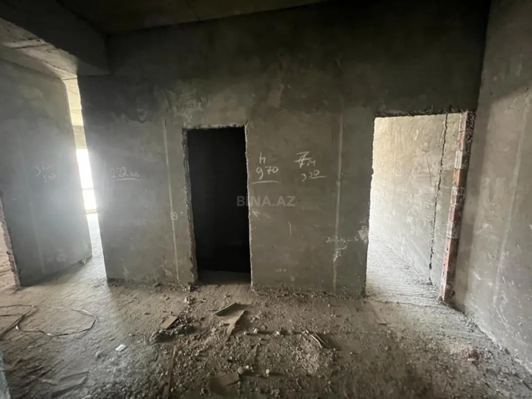 Satılır 3 otaqlı mənzil 132 m²