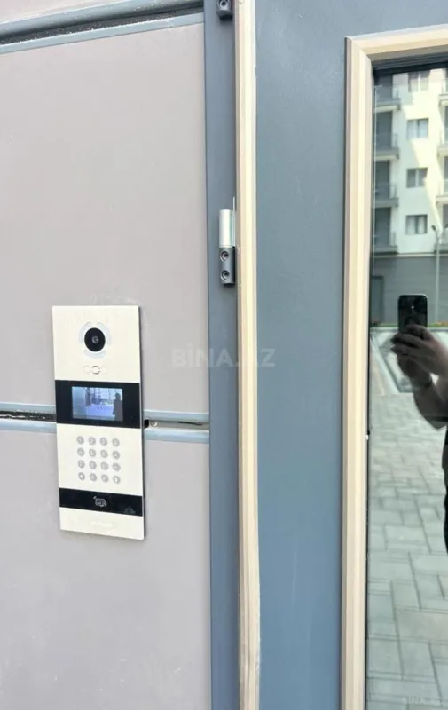 Satılır 3 otaqlı mənzil 132 m²