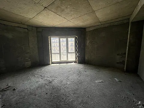 Satılır 3 otaqlı mənzil 132 m²