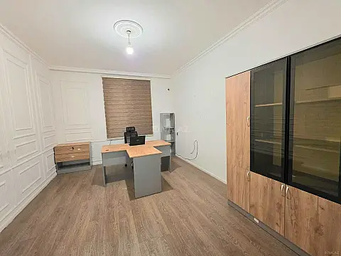 Kirayə verilir 3 otaqlı ofis 80 m²
