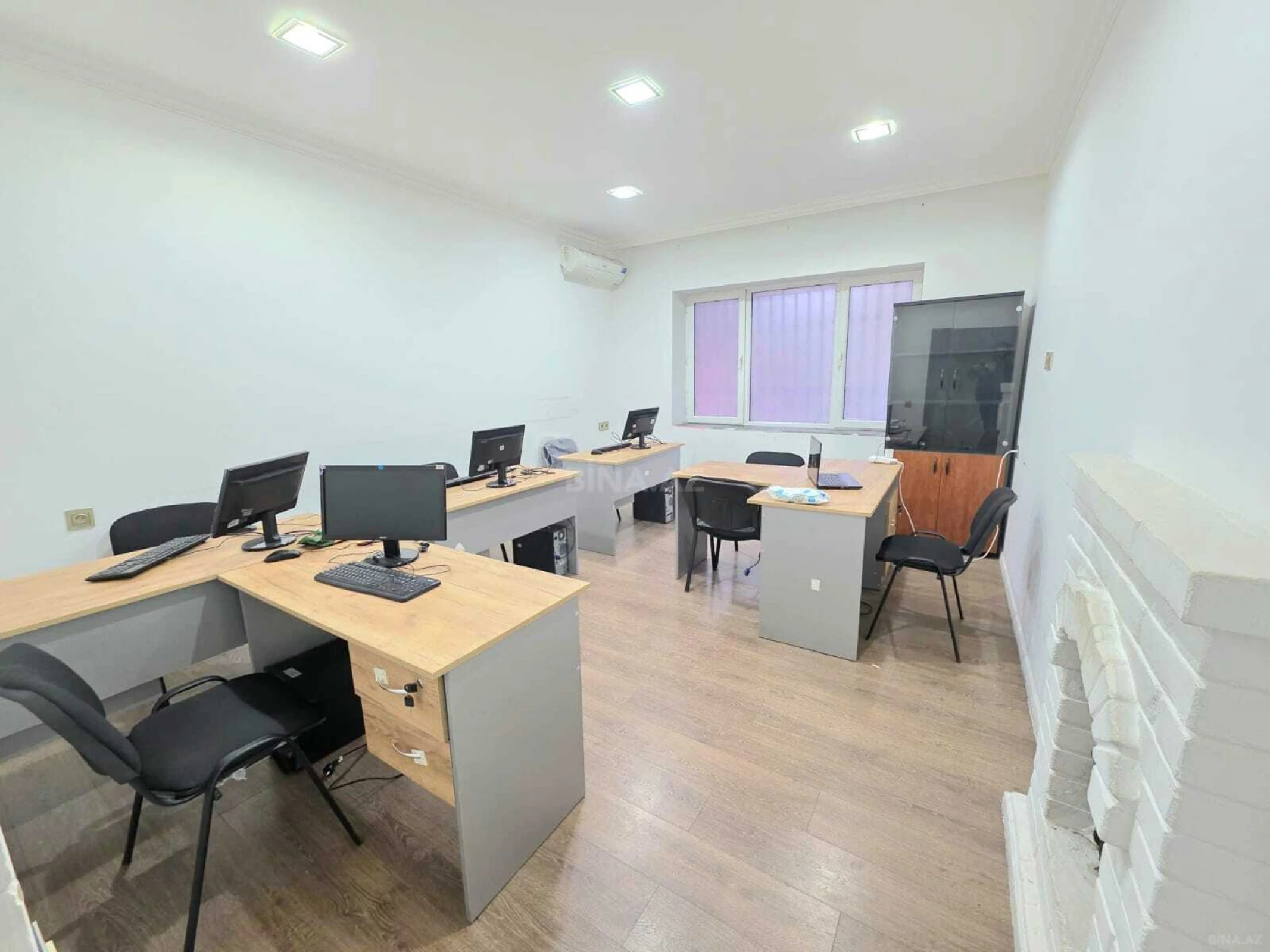 Kirayə verilir 3 otaqlı ofis 80 m²