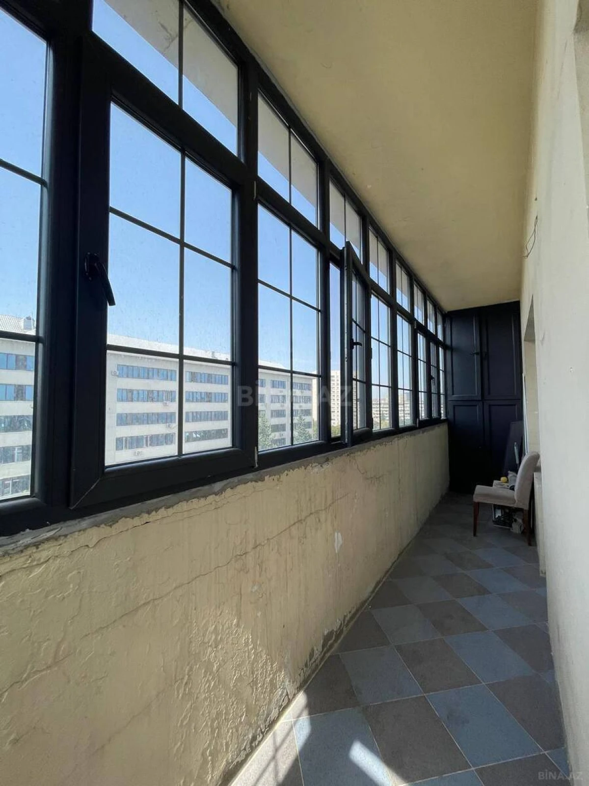 Satılır 4 otaqlı mənzil 150 m²