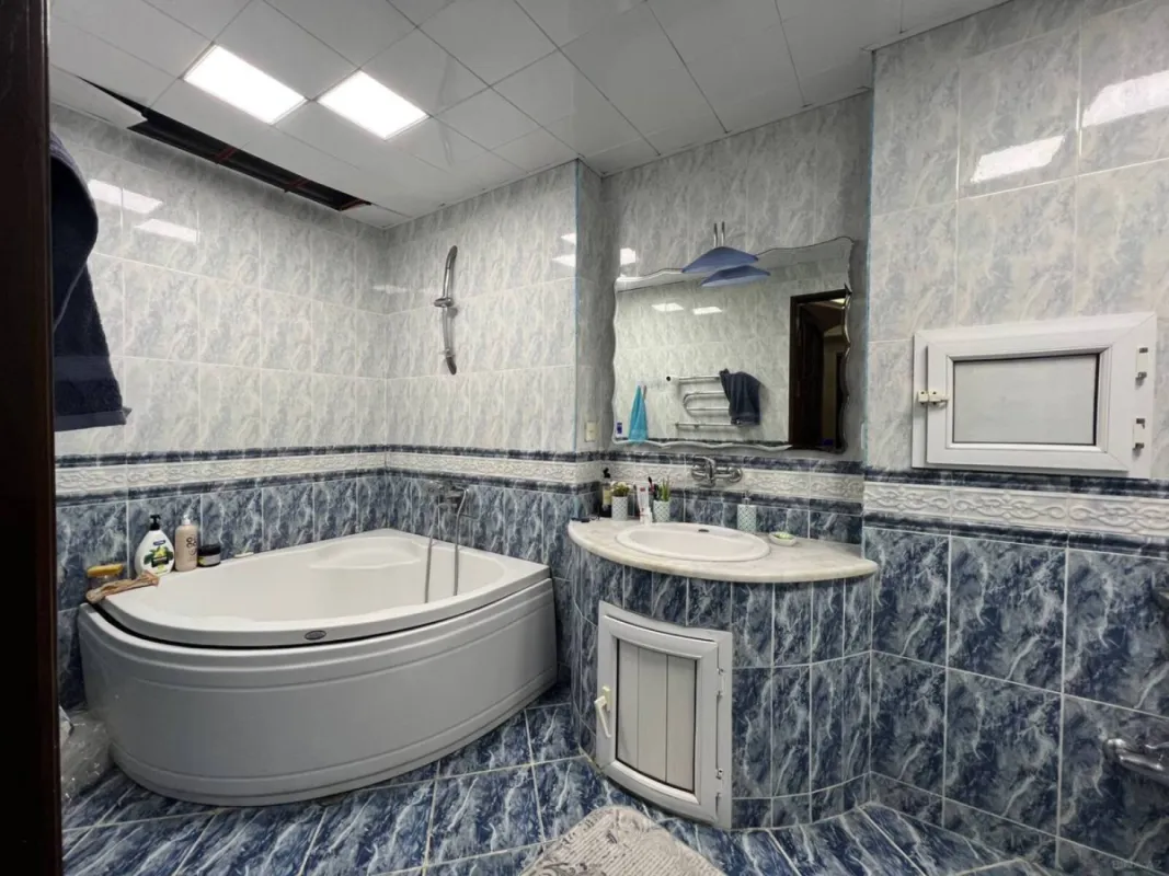 Satılır 4 otaqlı mənzil 150 m²