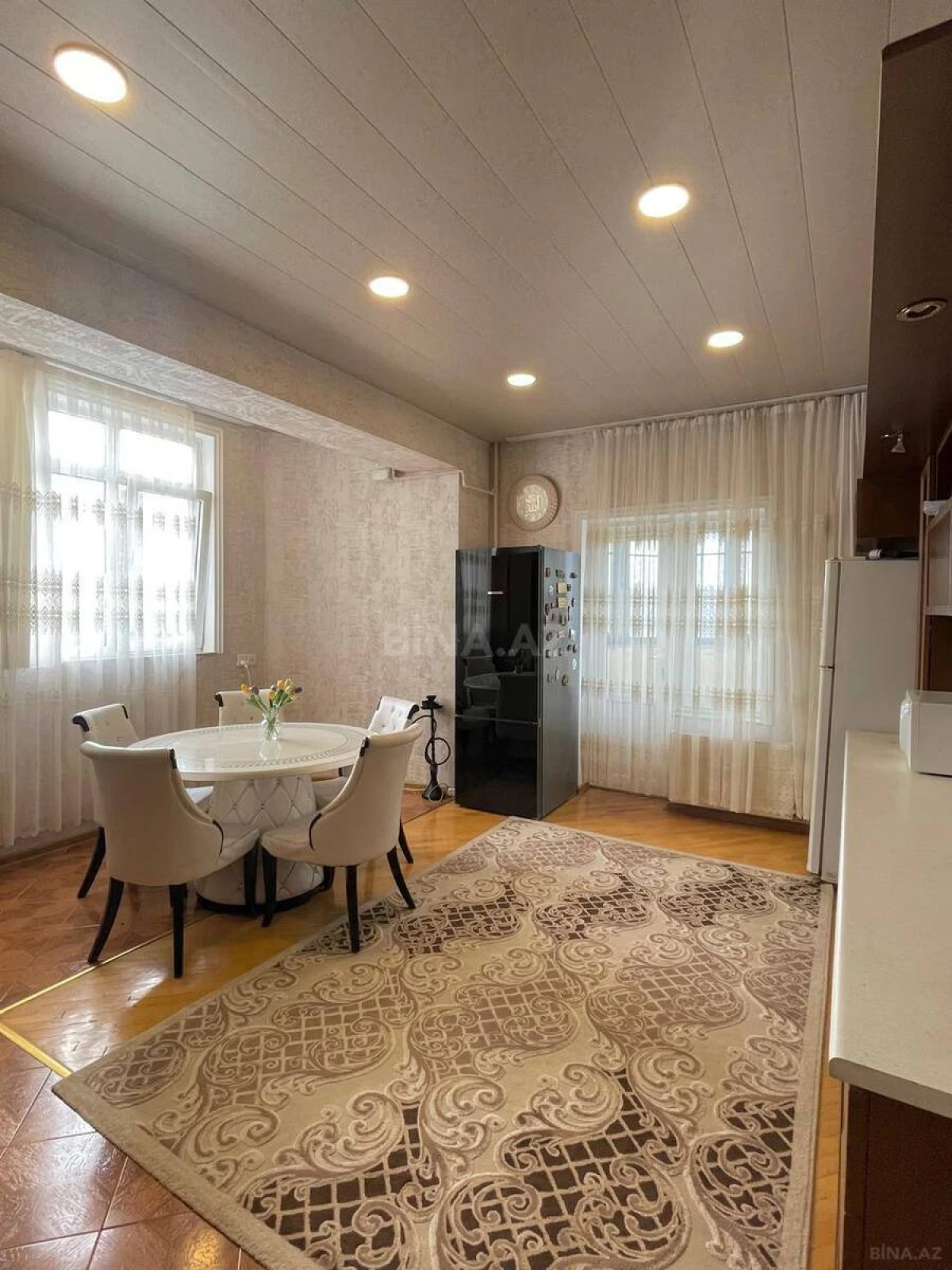 Satılır 4 otaqlı mənzil 150 m²