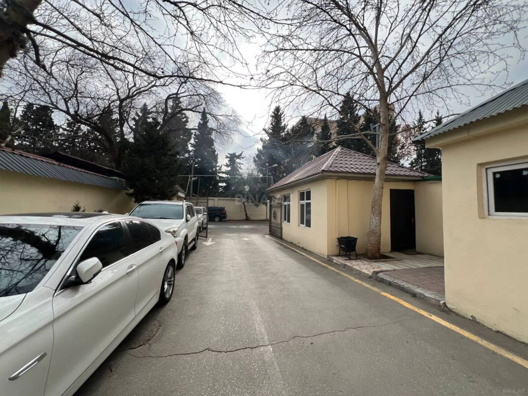 Satılır 4 otaqlı mənzil 150 m²