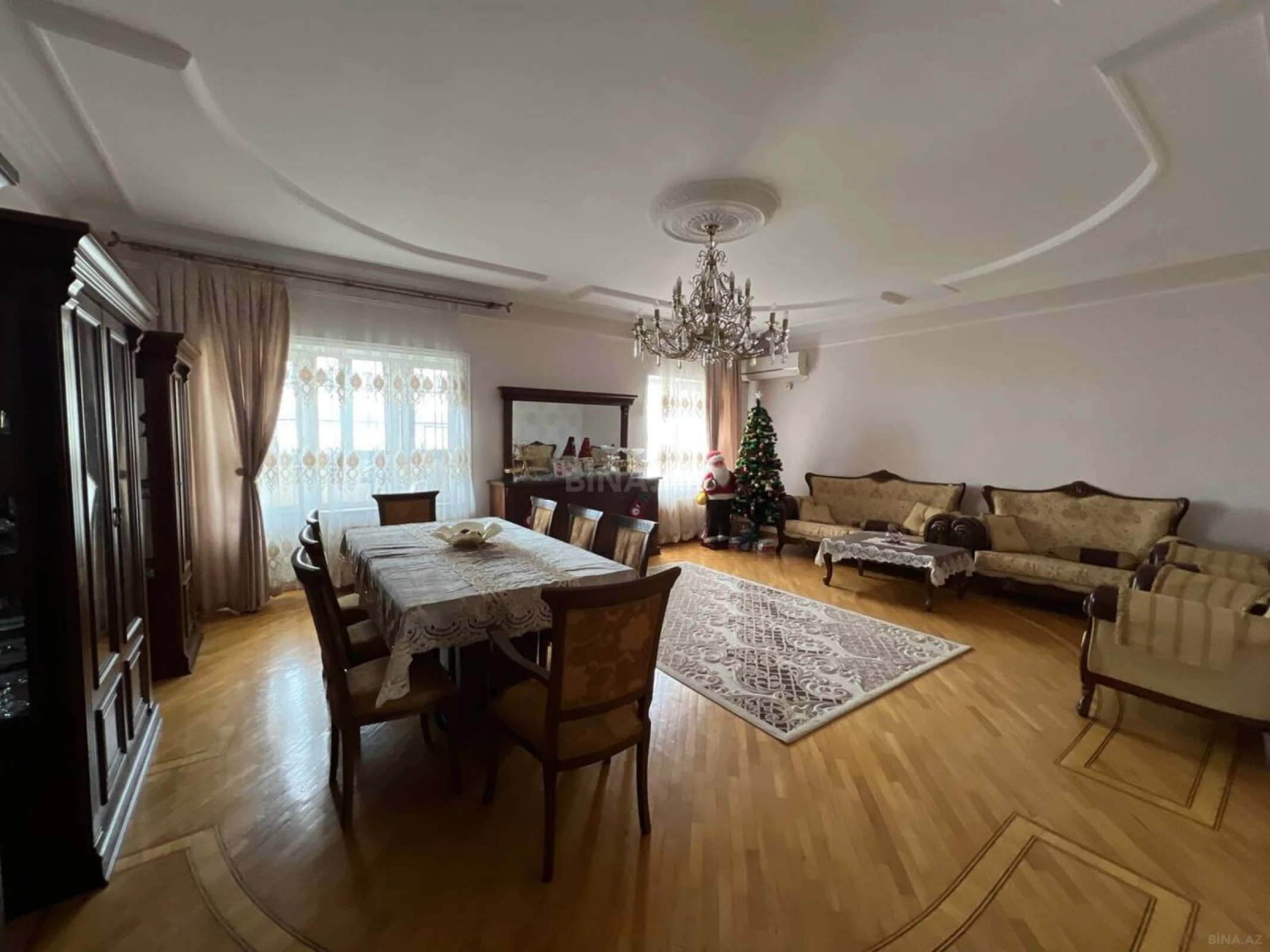 Satılır 4 otaqlı mənzil 150 m²