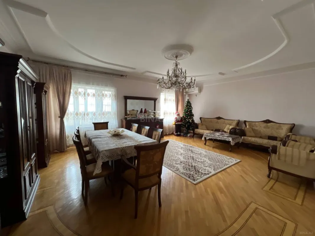Satılır 4 otaqlı mənzil 150 m²