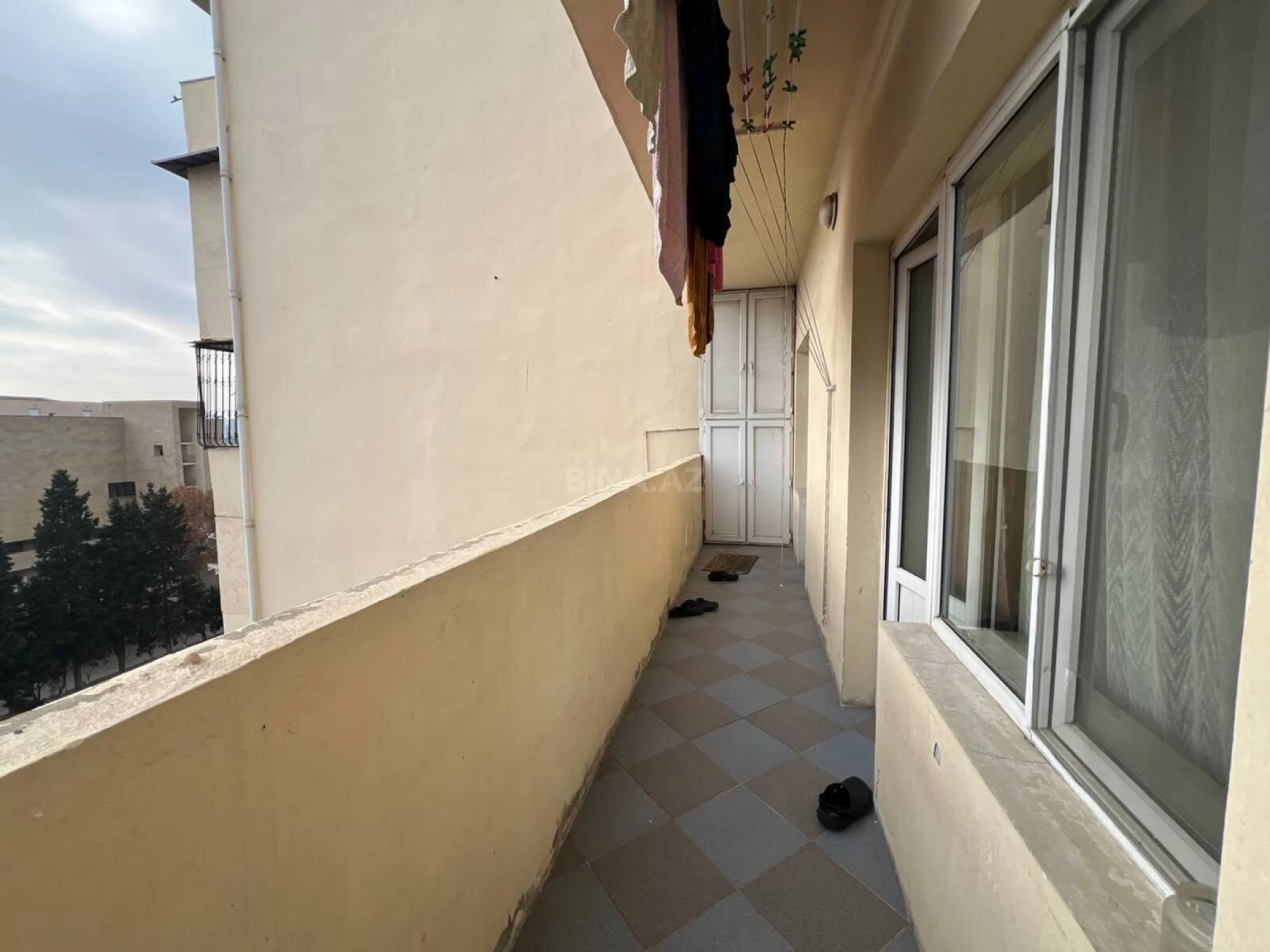Satılır 4 otaqlı mənzil 150 m²