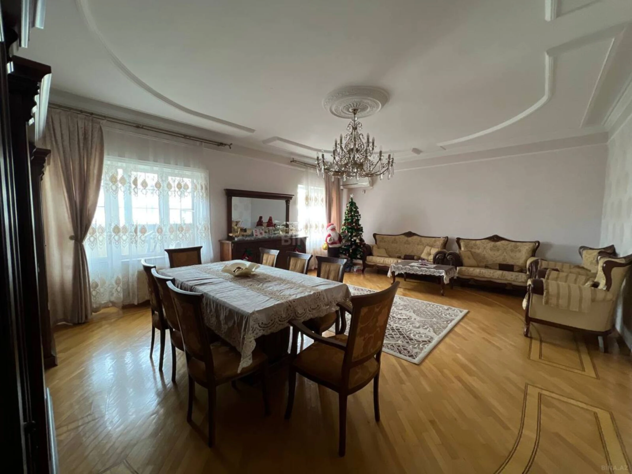 Satılır 4 otaqlı mənzil 150 m²