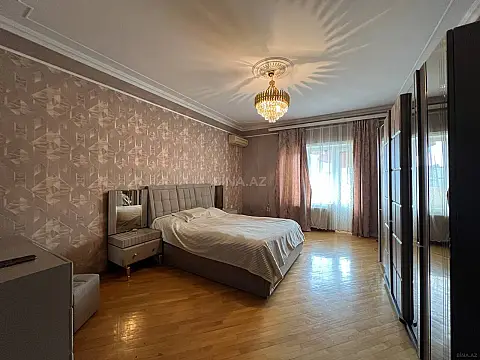 Satılır 4 otaqlı mənzil 150 m²