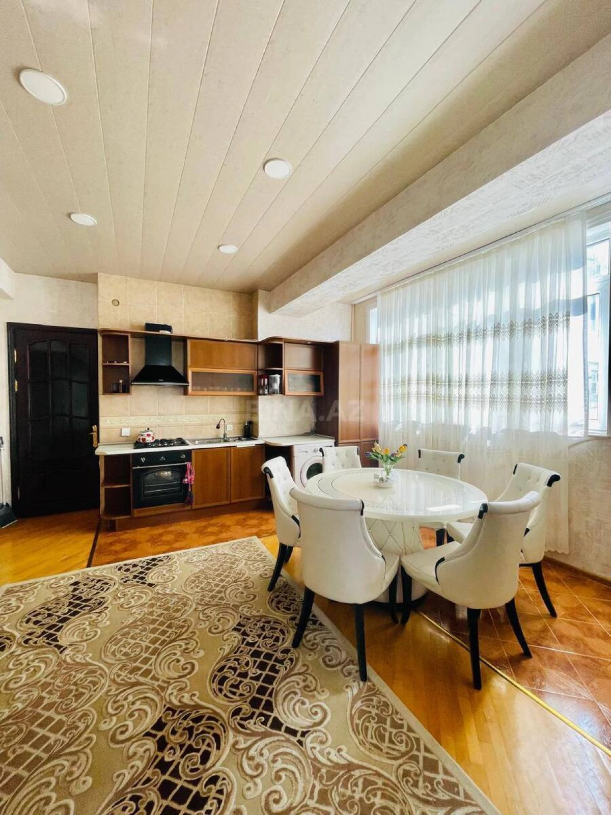 Satılır 4 otaqlı mənzil 150 m²