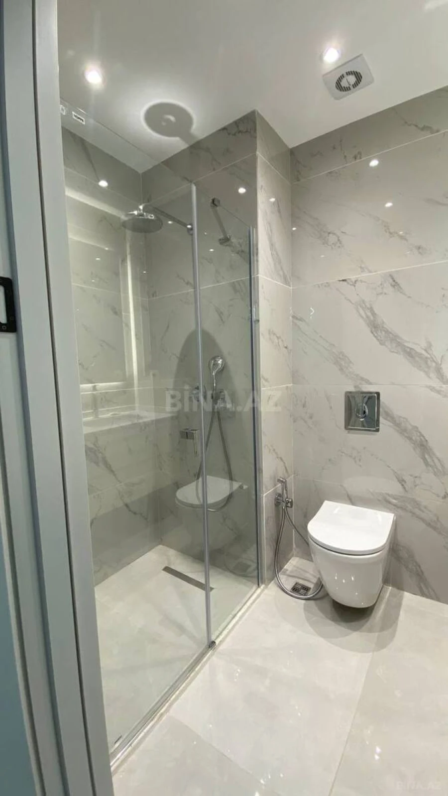 Kirayə verilir 2 otaqlı mənzil 60 m²