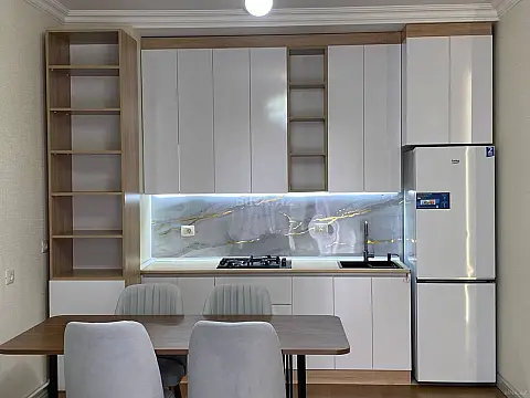 Kirayə verilir 2 otaqlı mənzil 60 m²