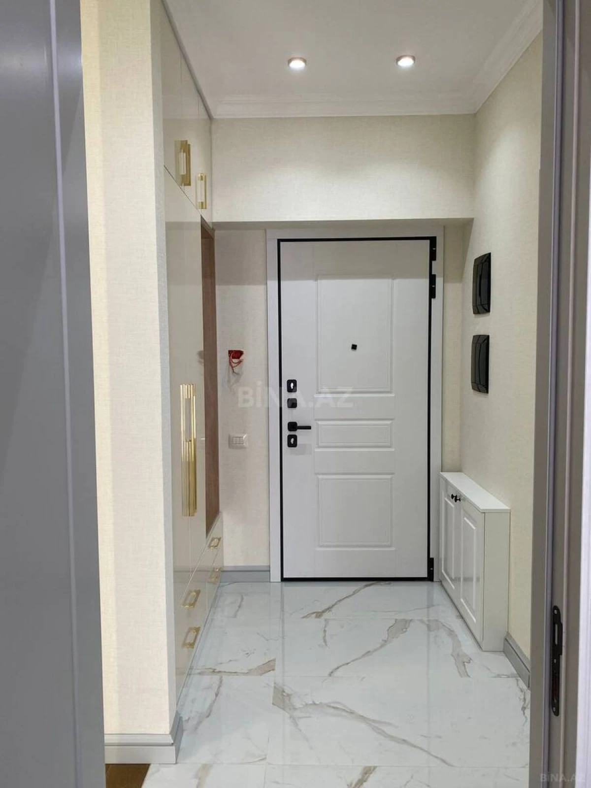 Kirayə verilir 2 otaqlı mənzil 60 m²