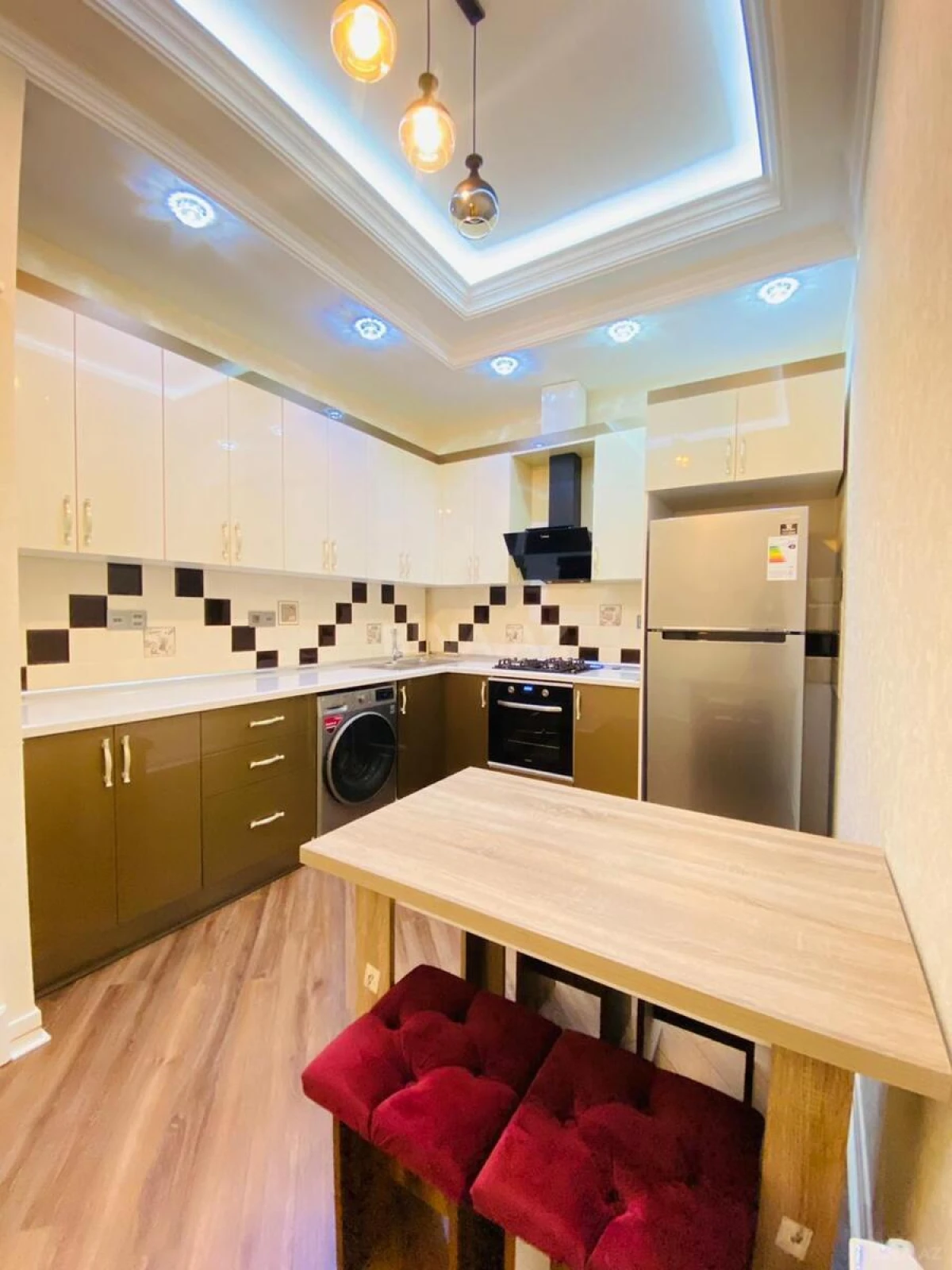 Satılır 2 otaqlı mənzil 74 m²