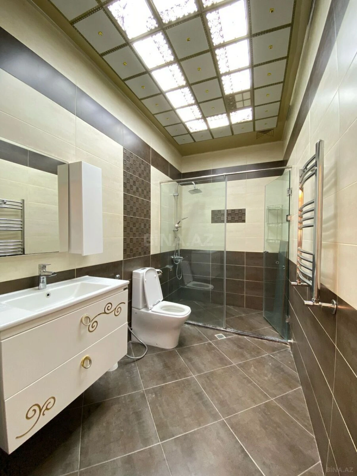 Satılır 2 otaqlı mənzil 74 m²