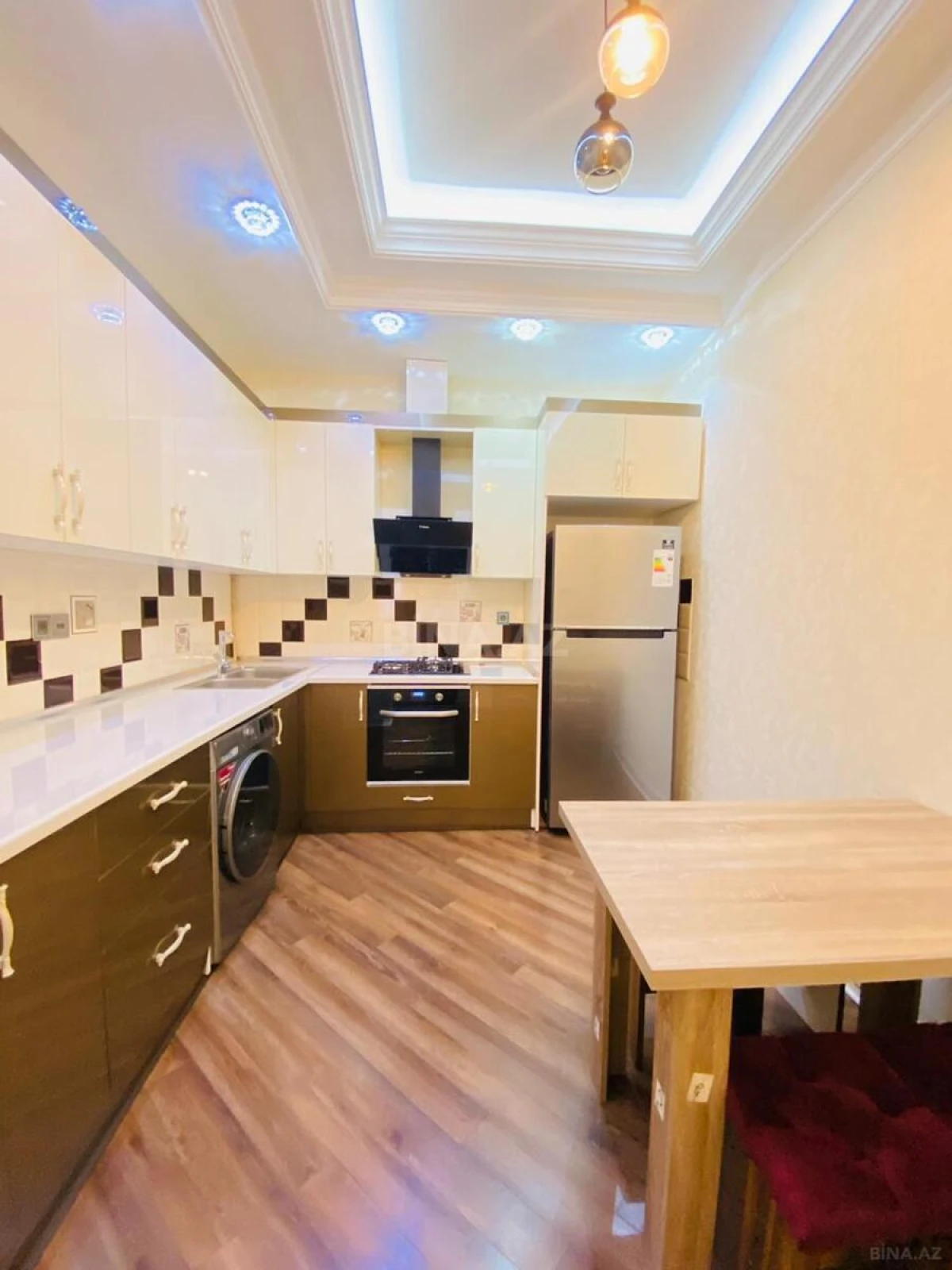 Satılır 2 otaqlı mənzil 74 m²