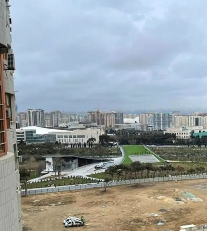 Satılır 3 otaqlı mənzil 152 m²