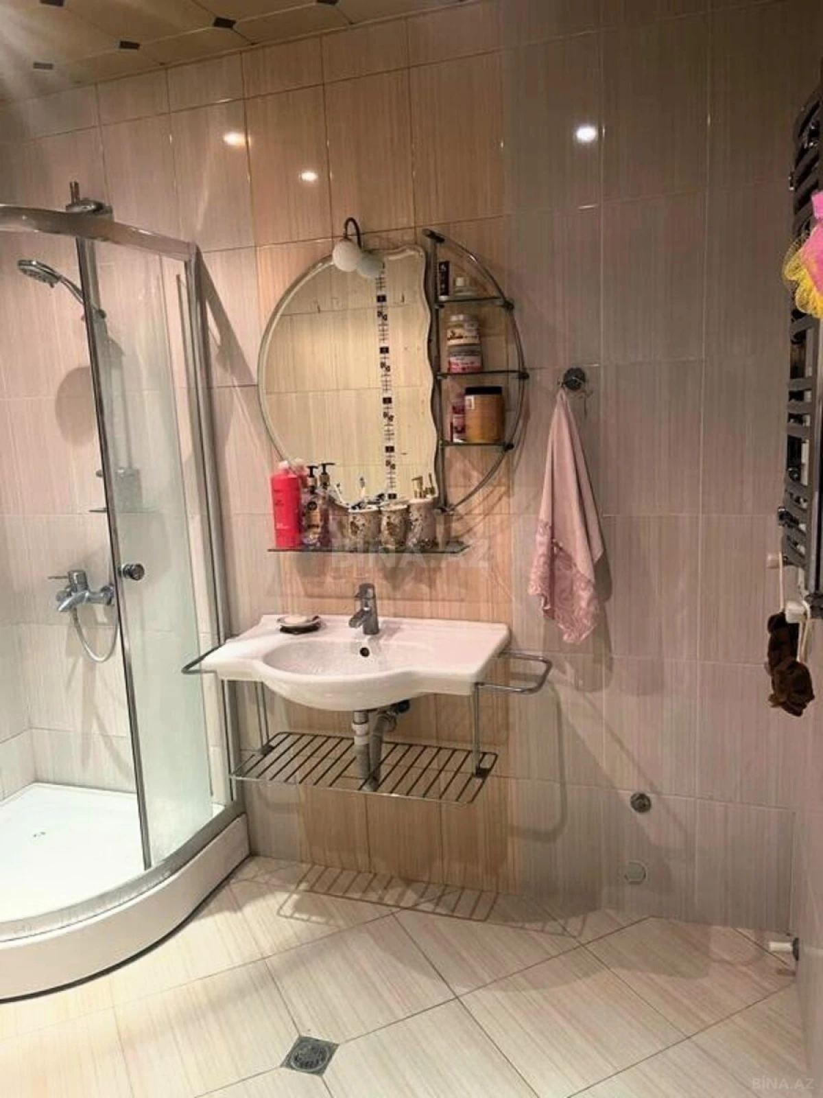 Satılır 3 otaqlı mənzil 152 m²