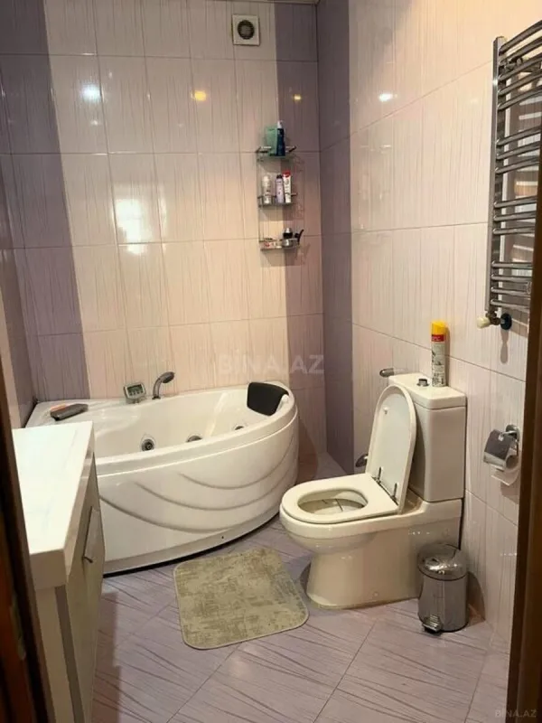 Satılır 3 otaqlı mənzil 152 m²