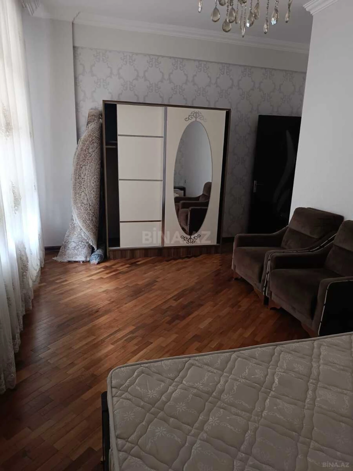Kirayə verilir 2 otaqlı mənzil 99 m²