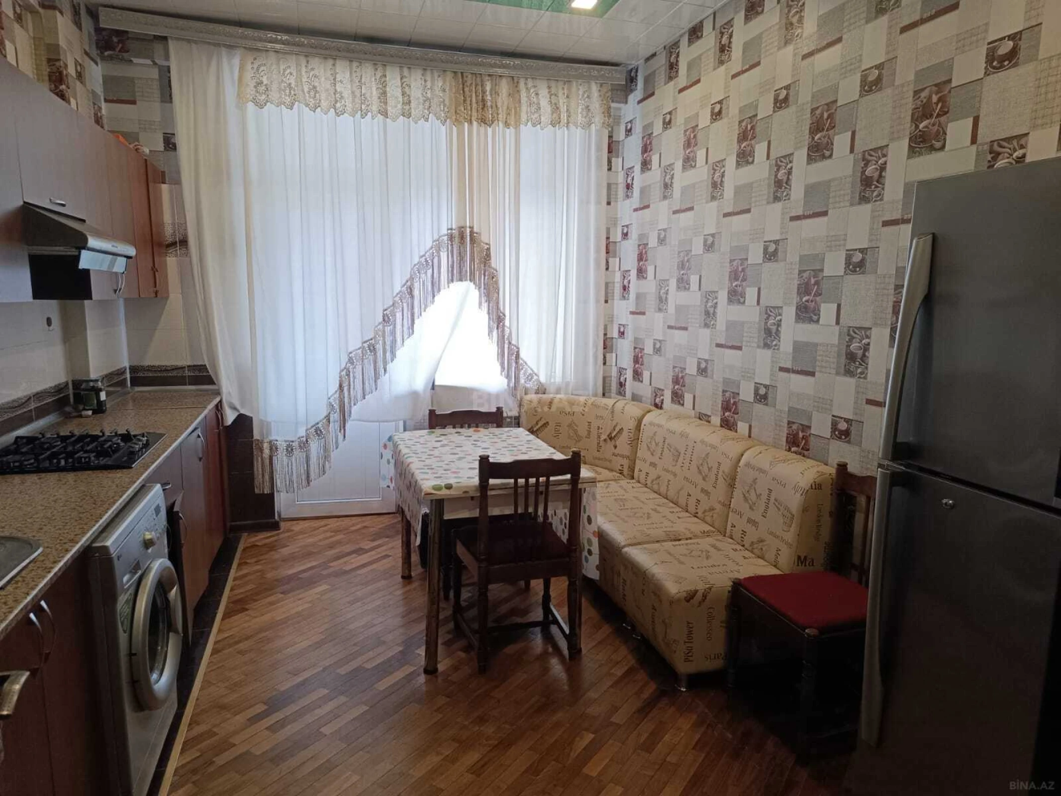 Kirayə verilir 2 otaqlı mənzil 99 m²
