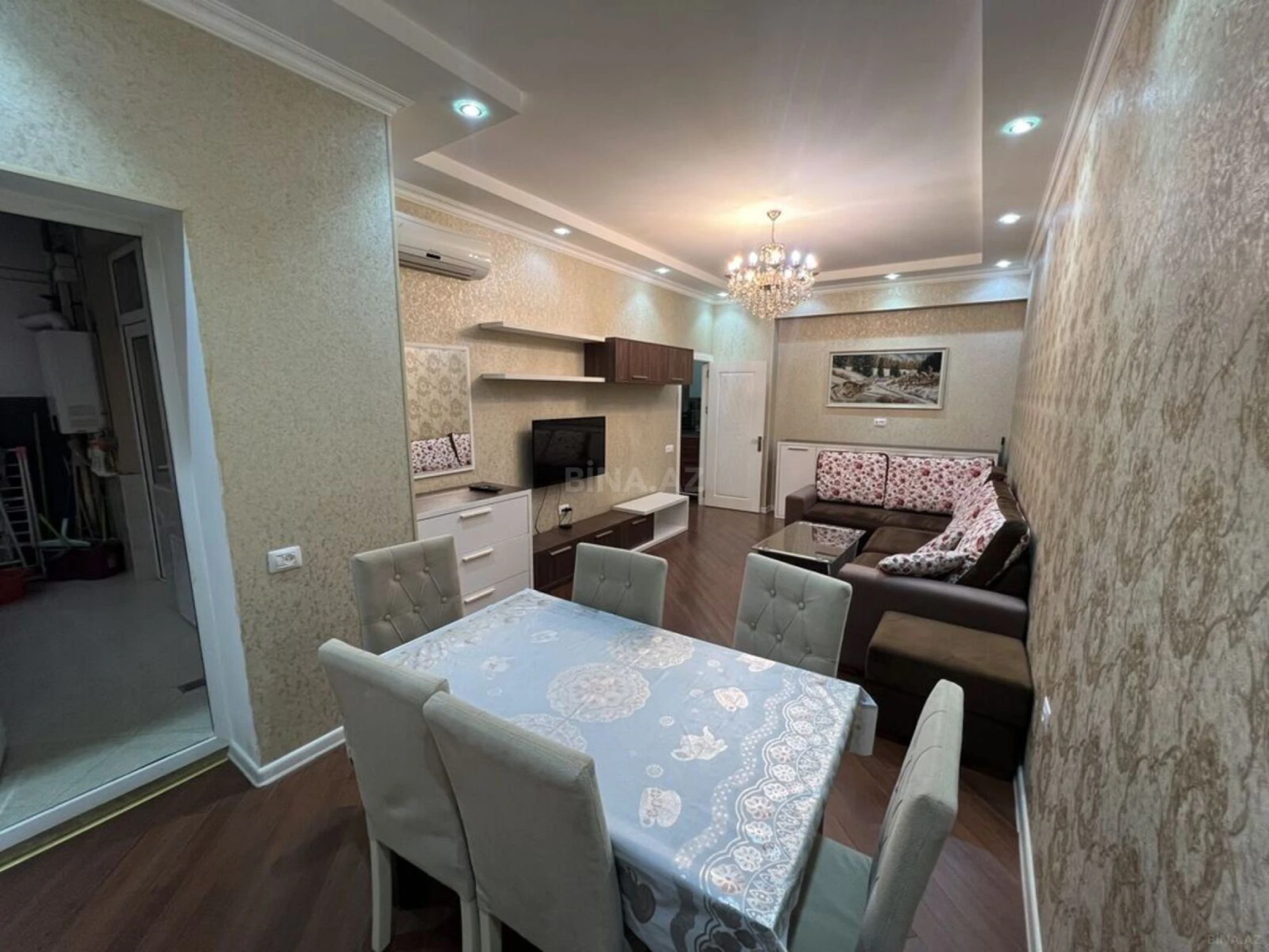 Kirayə verilir 2 otaqlı mənzil 60 m²