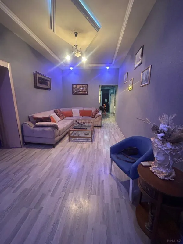 Kirayə verilir 2 otaqlı mənzil 60 m²
