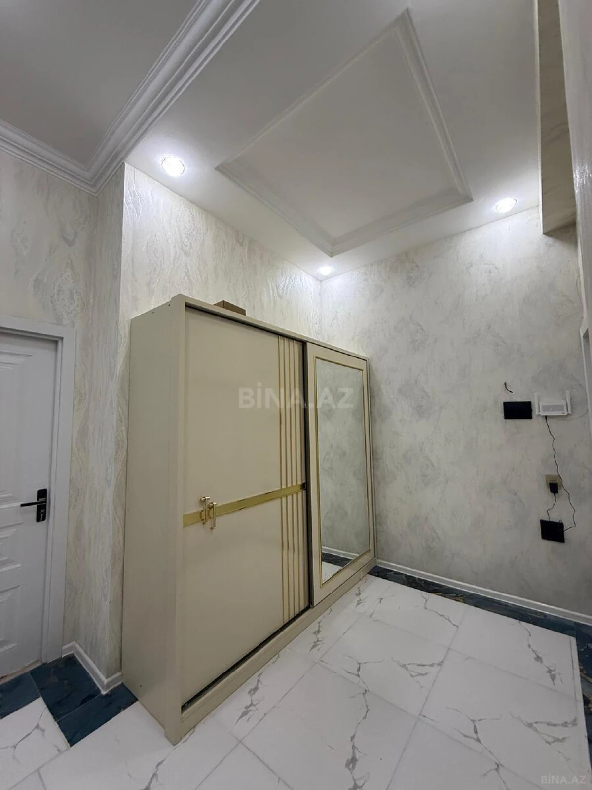 Satılır 3 otaqlı mənzil 96 m²