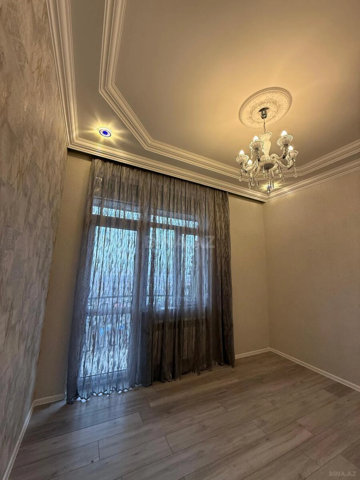 Satılır 3 otaqlı mənzil 96 m²
