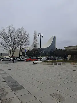 Satılır 5 otaqlı mənzil 190 m²