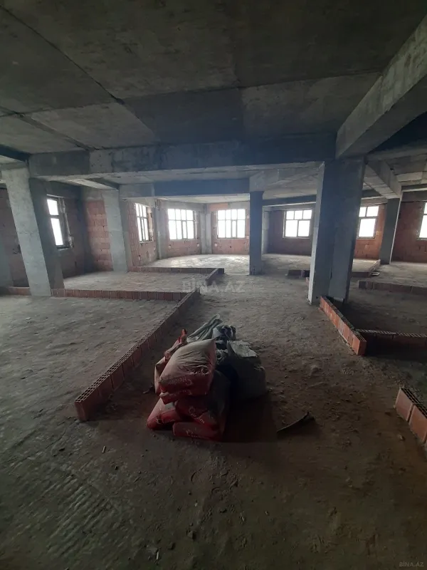 Satılır 5 otaqlı mənzil 190 m²