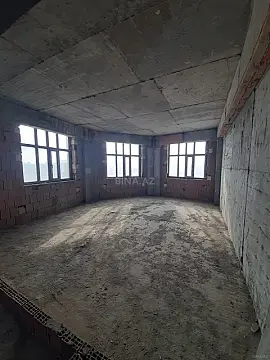 Satılır 5 otaqlı mənzil 190 m²