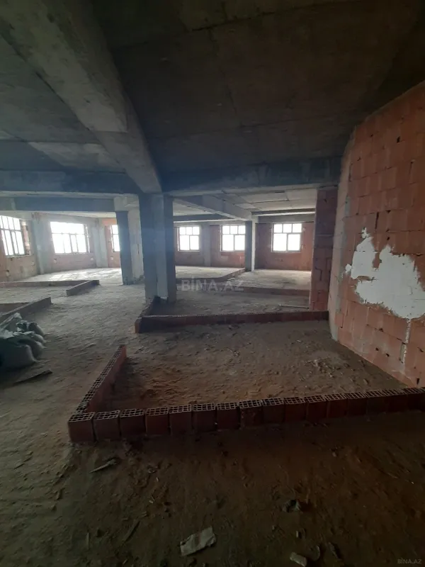 Satılır 5 otaqlı mənzil 190 m²