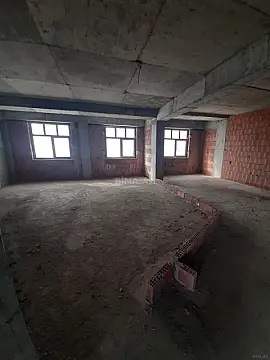 Satılır 5 otaqlı mənzil 190 m²
