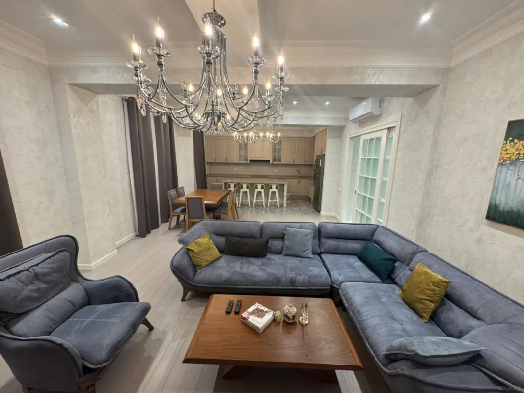 Satılır 4 otaqlı mənzil 160 m²