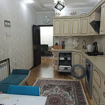 Kirayə verilir 2 otaqlı mənzil 82 m²